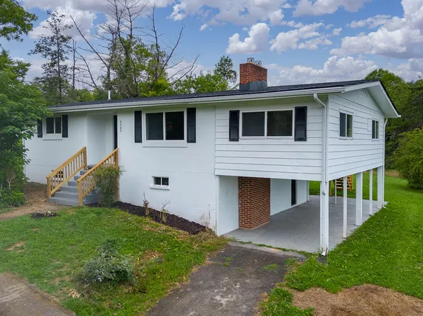 5505 Scenery Dr, Salem, VA 24153