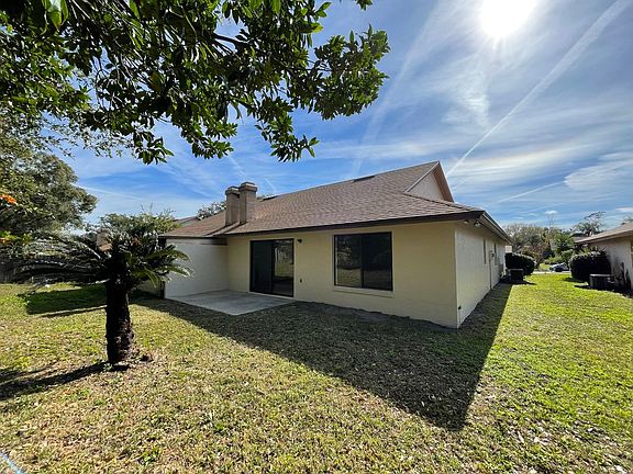 2nd image of 990 Wildflower Way