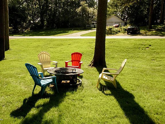 3rd image of 8998 E Gull Lake Dr