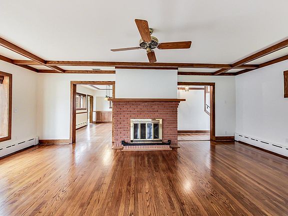 3rd image of 730 Bonnie Brae Pl