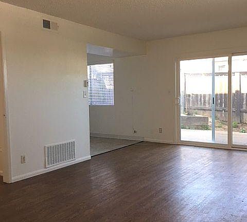 3rd image of 550 E De La Guerra St APT 10