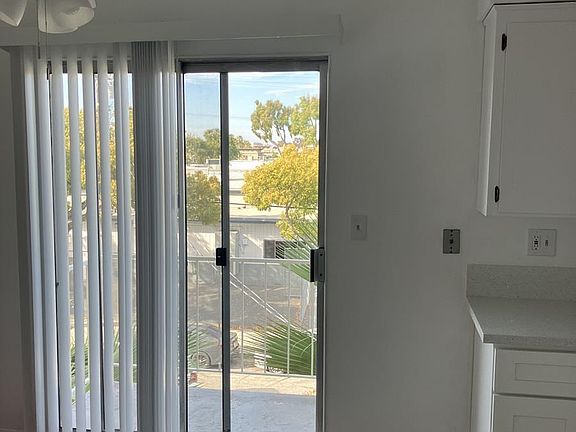 4th image of 4342 W 130th St #8