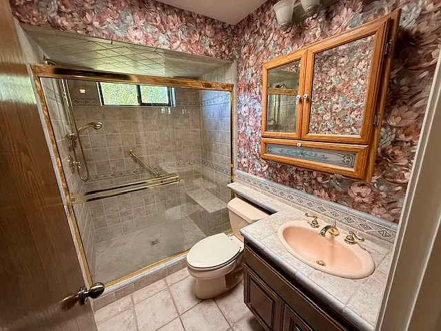 Upstairs bathroom