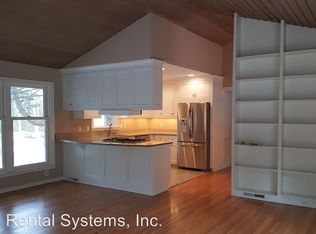 527 Harrington Rd, Wayzata, MN 55391