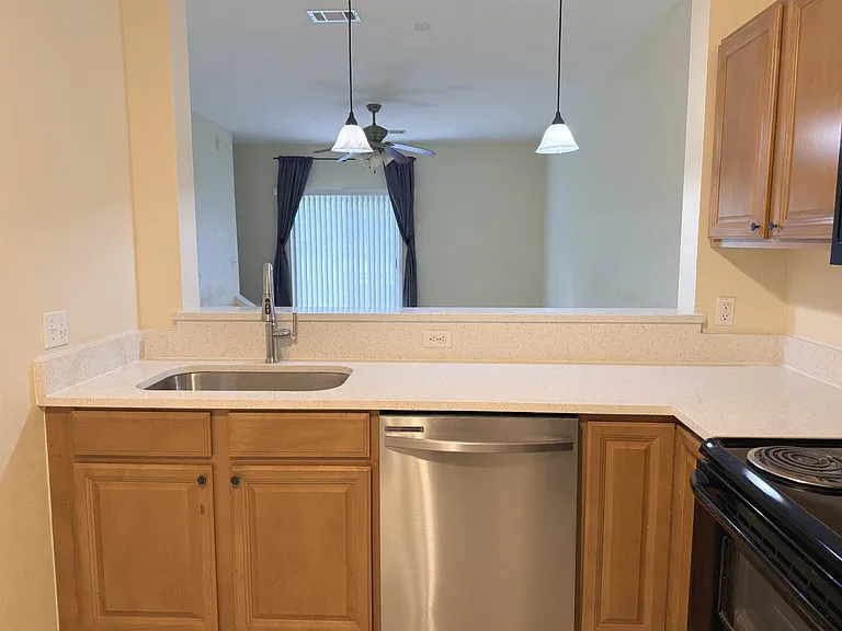 374 Scrub Jay Dr — Photo 4