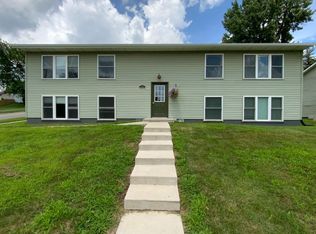 302 Melody Ln, Marshalltown, IA 50158