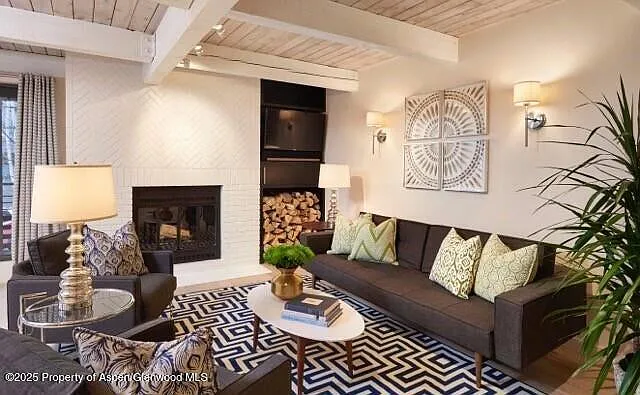1 bed, 1.0 bath, 775 sqft, $7,500 — Photo 2