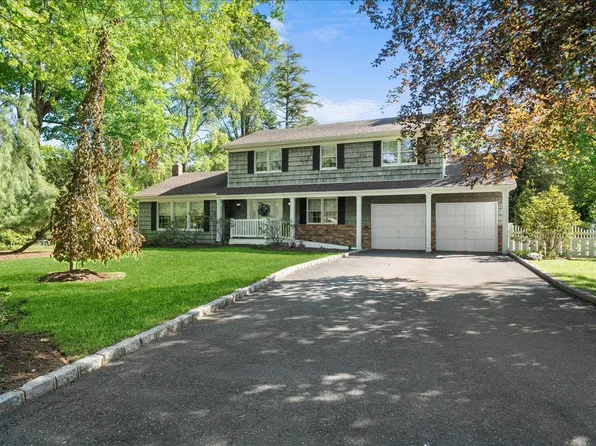 83 River Heights Drive, Smithtown, NY 11787