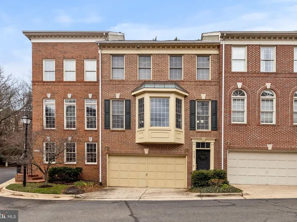 4622 Knight Pl, Alexandria, VA 22311
