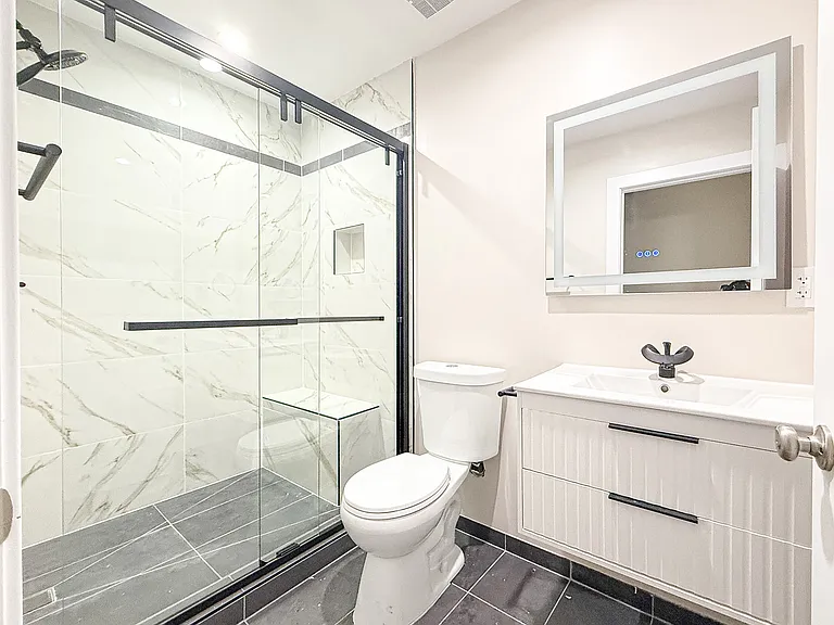 1035 N Hayworth Ave #100A — Photo 11