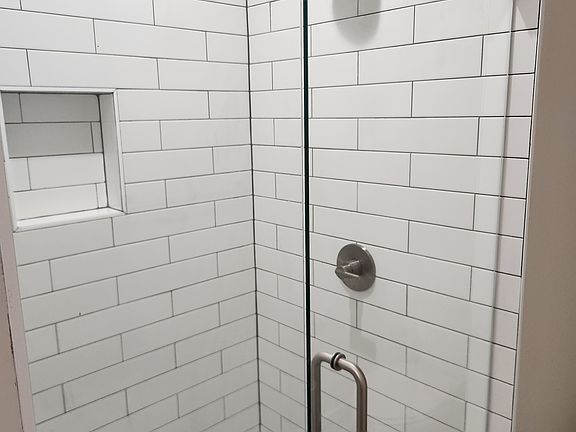 4th image of 368 Cloverdale Blvd