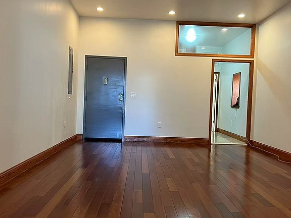 4th image of 1017 Arch St Floor 1