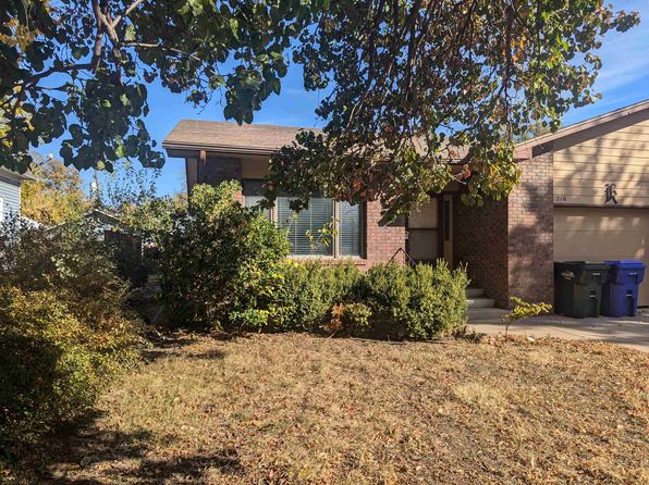 216 S Lincoln St, Hillsboro, KS 67063