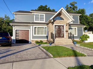 11 Maywood Ct, Fair Lawn, NJ 07410