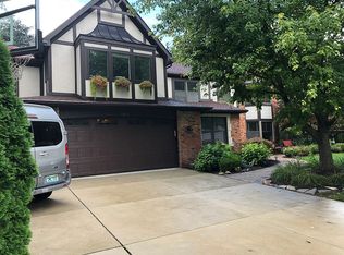 3475 Dorothea Ct, Troy, MI 48084