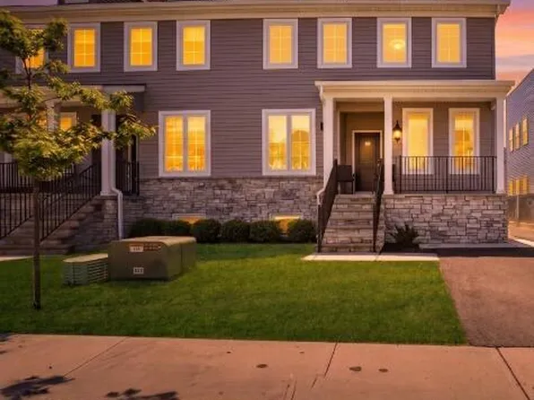 4 Blue River Way, Lakewood, NJ 08701
