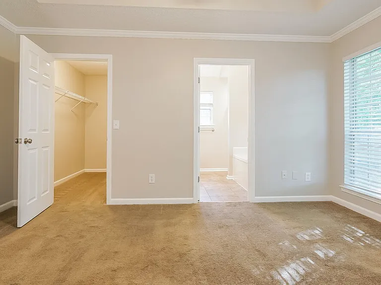 8028 Rockhampton Cir — Photo 12