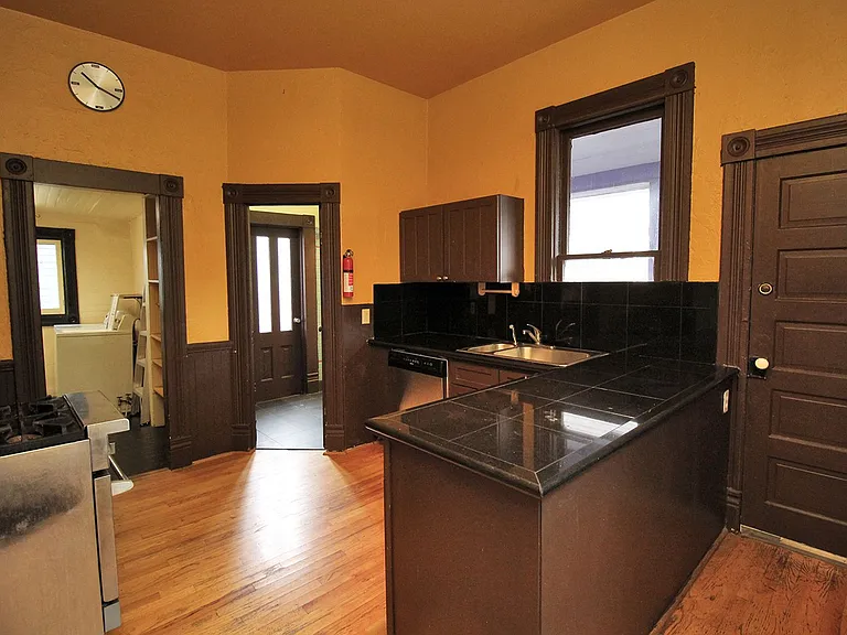 5112 SE Hawthorne Blvd — Photo 9
