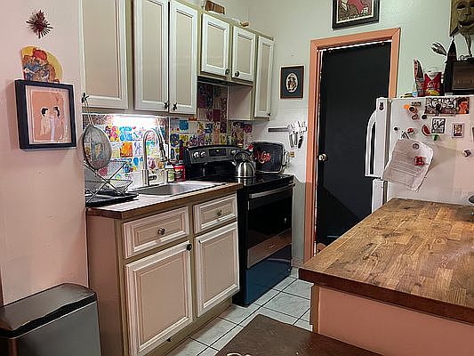 4th image of 640 Grand St #1A