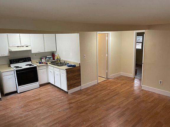 kitchen/ living room area