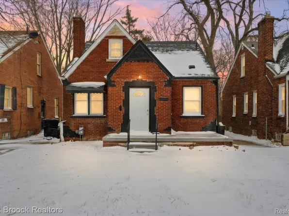 9722 Wayburn St, Detroit, MI 48224