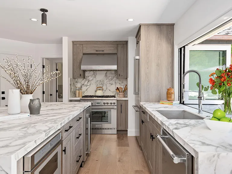 2402 Calle Montilla — Photo 18