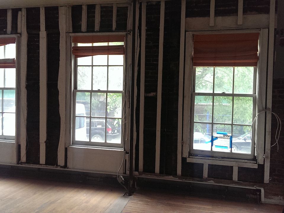 2nd image of 290 W 11th St