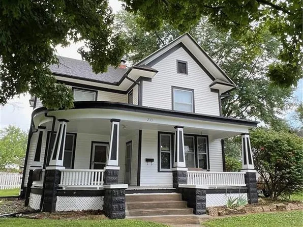 233 Main St, Osawatomie, KS 66064