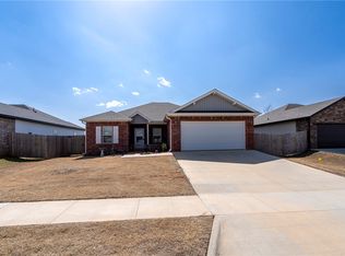 241 Williams Ct, Centerton, AR 72719