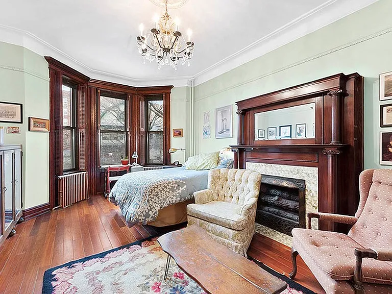 236 E 5th St #PARLOR — Photo 9