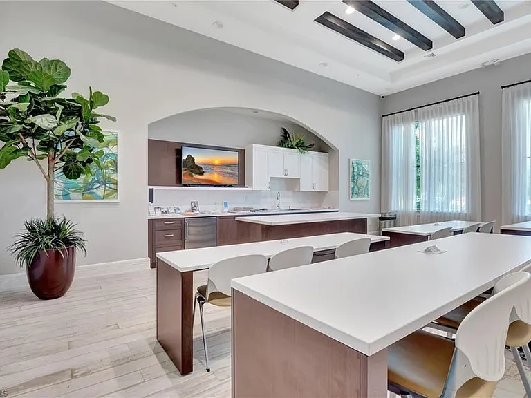 5374 Ferris Ave — Photo 38