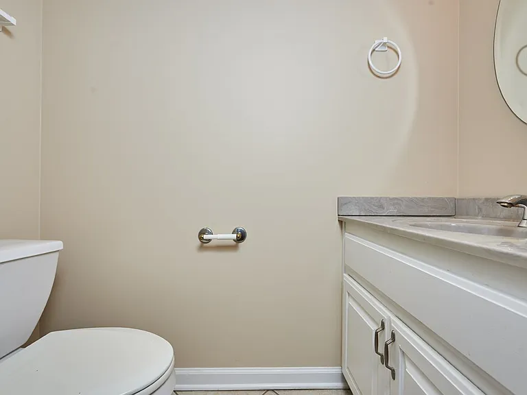 208 Brooklyn Dr — Photo 9