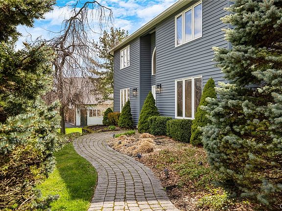 4th image of 4520 Red Spruce Ln
