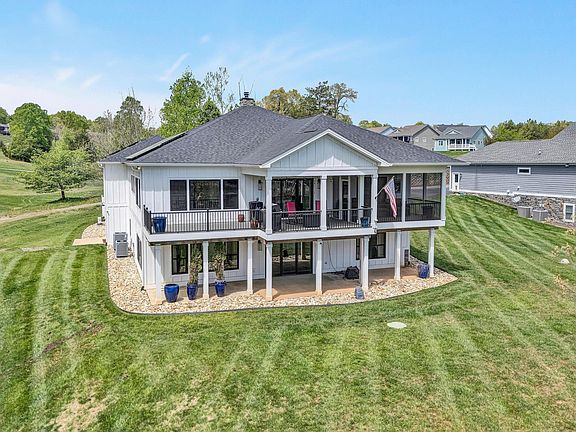 2nd image of 1112 Coves End Rd