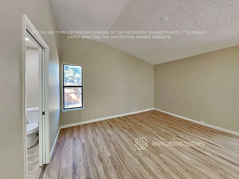 8111 Darien Cir — Photo 11