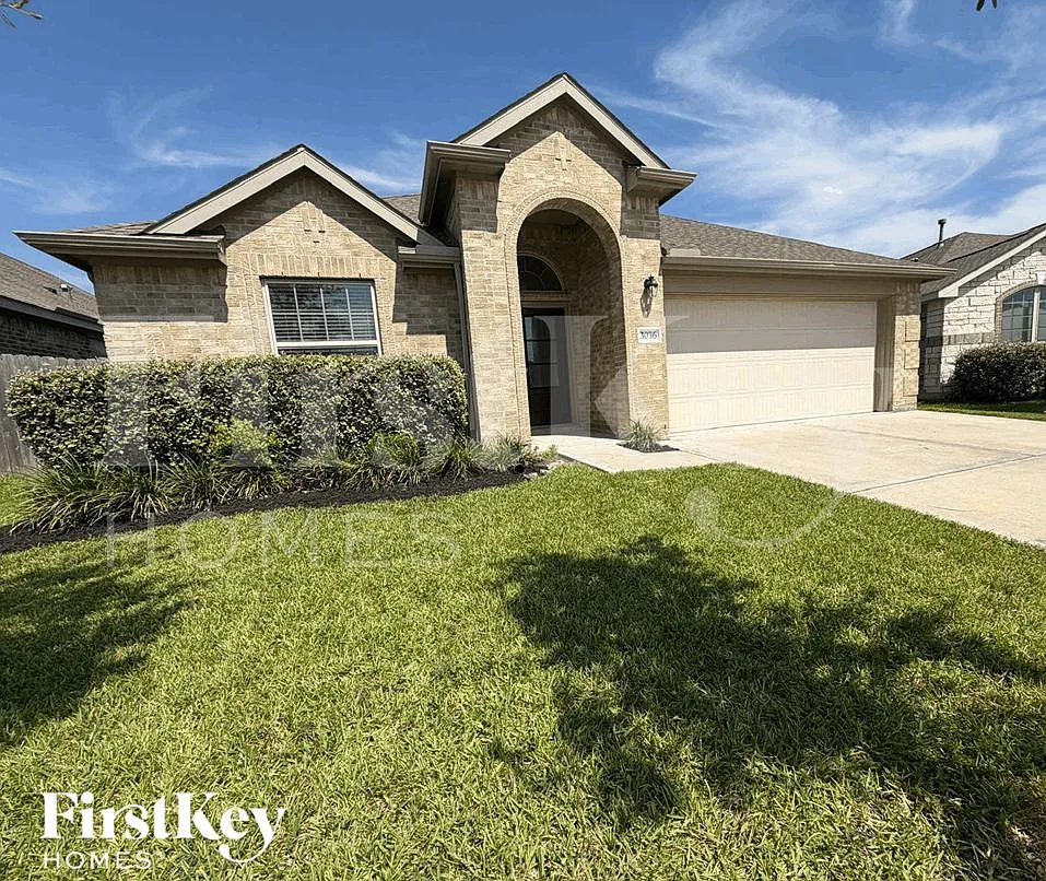 3 bed, 2.0 bath, 1801 sqft, $2,725 — Photo 1