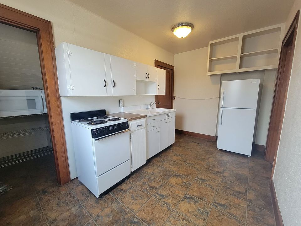 2nd image of 1604 7th St Unit 4
