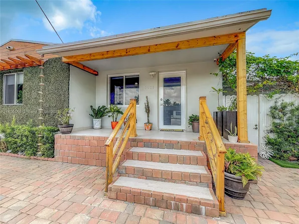 5930 SW 7th St, Miami, FL 33144