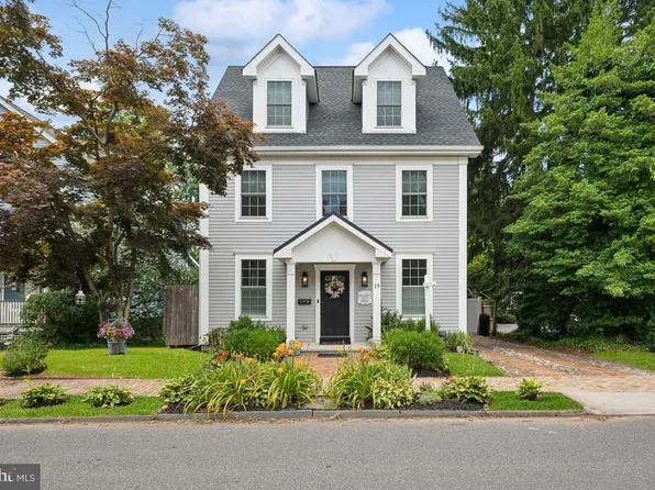 19 W 2nd St, Moorestown, NJ 08057