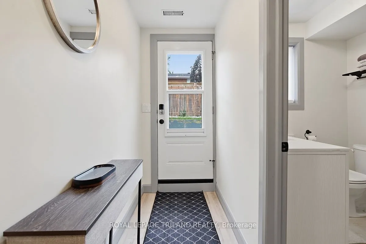 3 bed, $2,100 — Photo 2