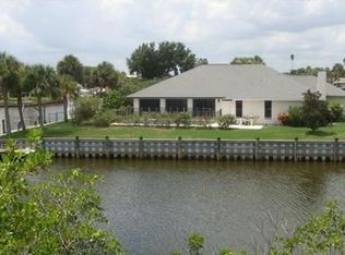 128 Queen Bess Ct, Fort Pierce, FL 34949