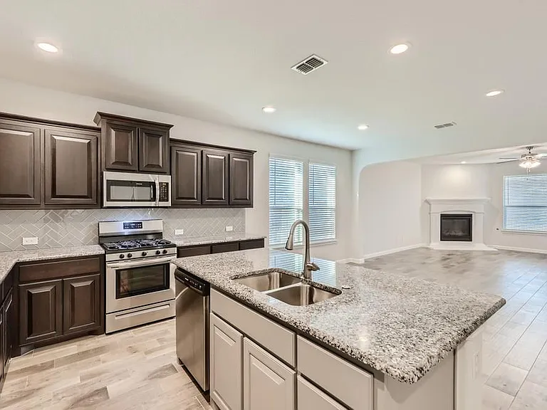 15952 Hayes Ridge Dr — Photo 8