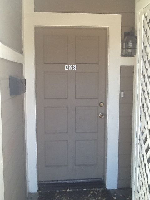 1st image of 423 E Magnolia St