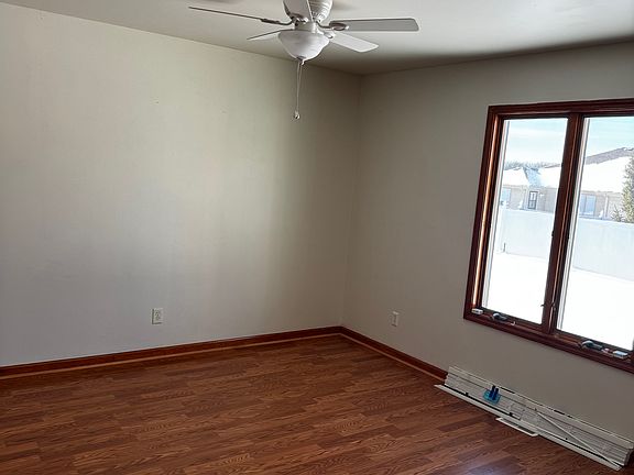 2nd image of 10716 Pike St