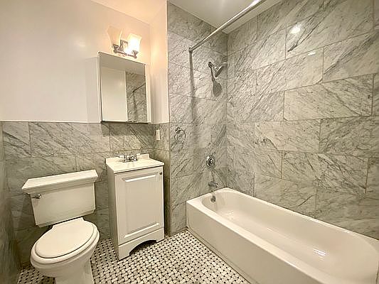 5th image of 574 Atlantic Ave