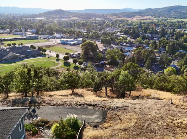 277 Cambridge Ter, Eagle Point, OR 97524