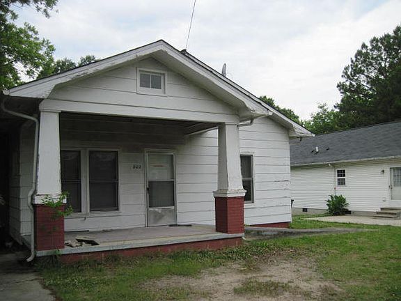 2nd image of 802 Richmond Ave