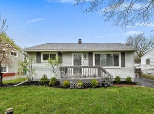 5394 Drayton Rd, Clarkston, MI 48346