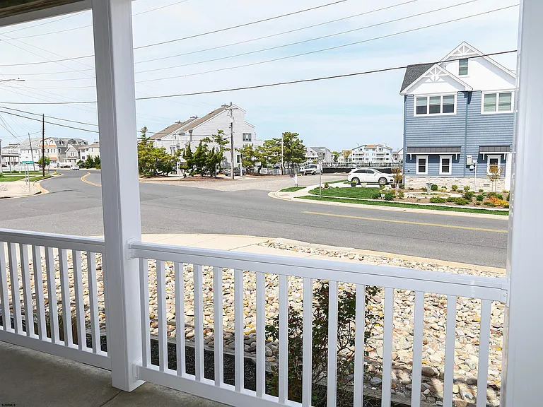 618 Bayshore Ave — Photo 46