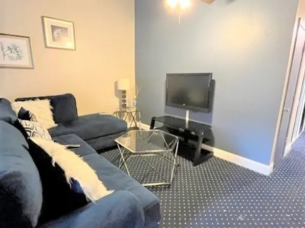 6452 Burnt Poplar Rd, Greensboro, NC 27409